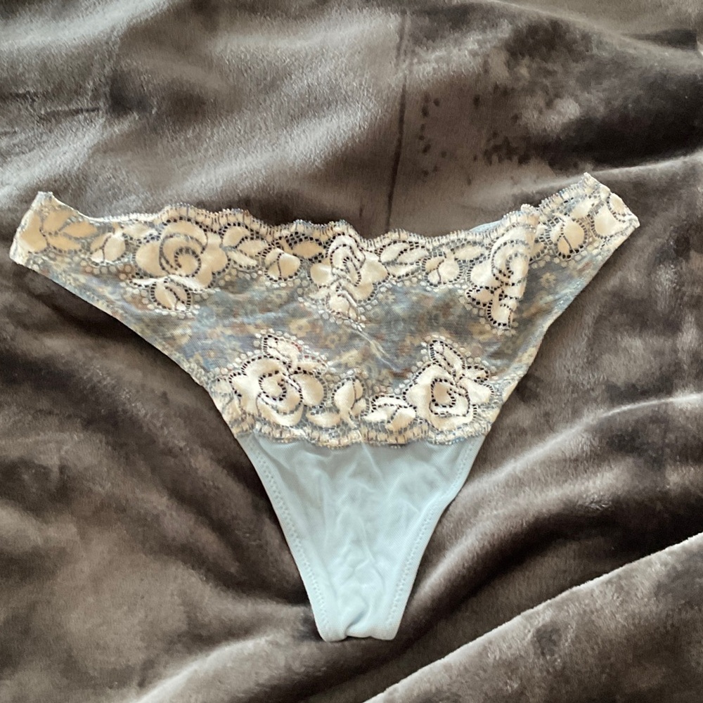 NWT LA PERLA OCCHI VERDI BLUE LACE THONG size 4 L/XL